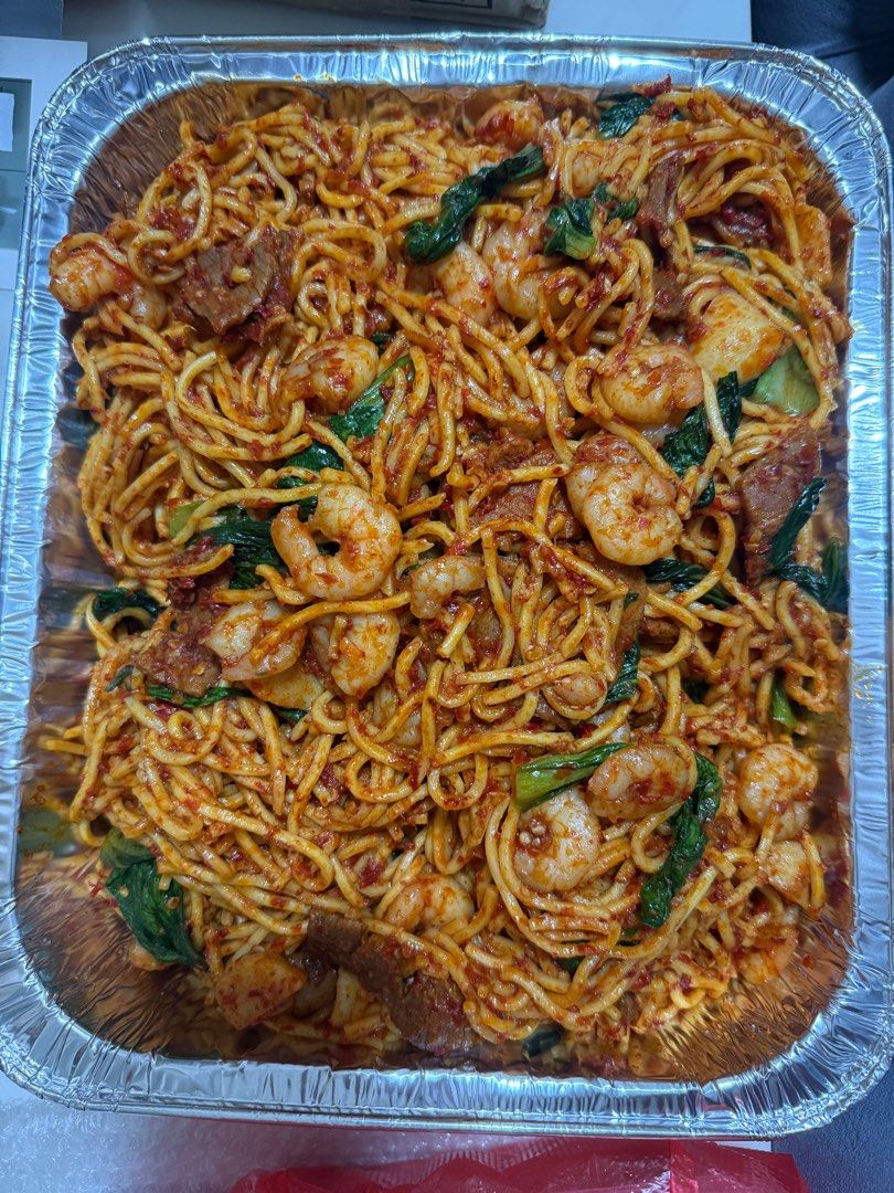 Mee Goreng (Category: Local Eats) located in Singapore. Submitted by 190savoury (Listing ID 1374845708, Image 1). Description: Some Say Pedas Some Say Not Pedas... 🤷🏻‍♀️ Ala Carte Minimum 4 box Delivery Available.