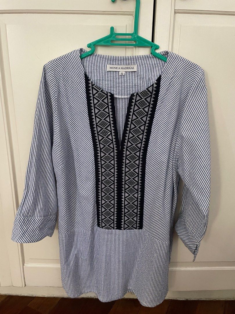 Monica Madrigal Samantha Top (Category: Blouses) located in Mandaluyong City. Submitted by mextran (Listing ID 1374715559, Image 2). Description: Size Small Bought for P2850 Payment: Metrobank, Maya, BPI, Gcash Shipping fee c/o buyer: Gogo Express, Lalamove/Grab booked by buyer Location: Mandaluyong near SNR Shaw.