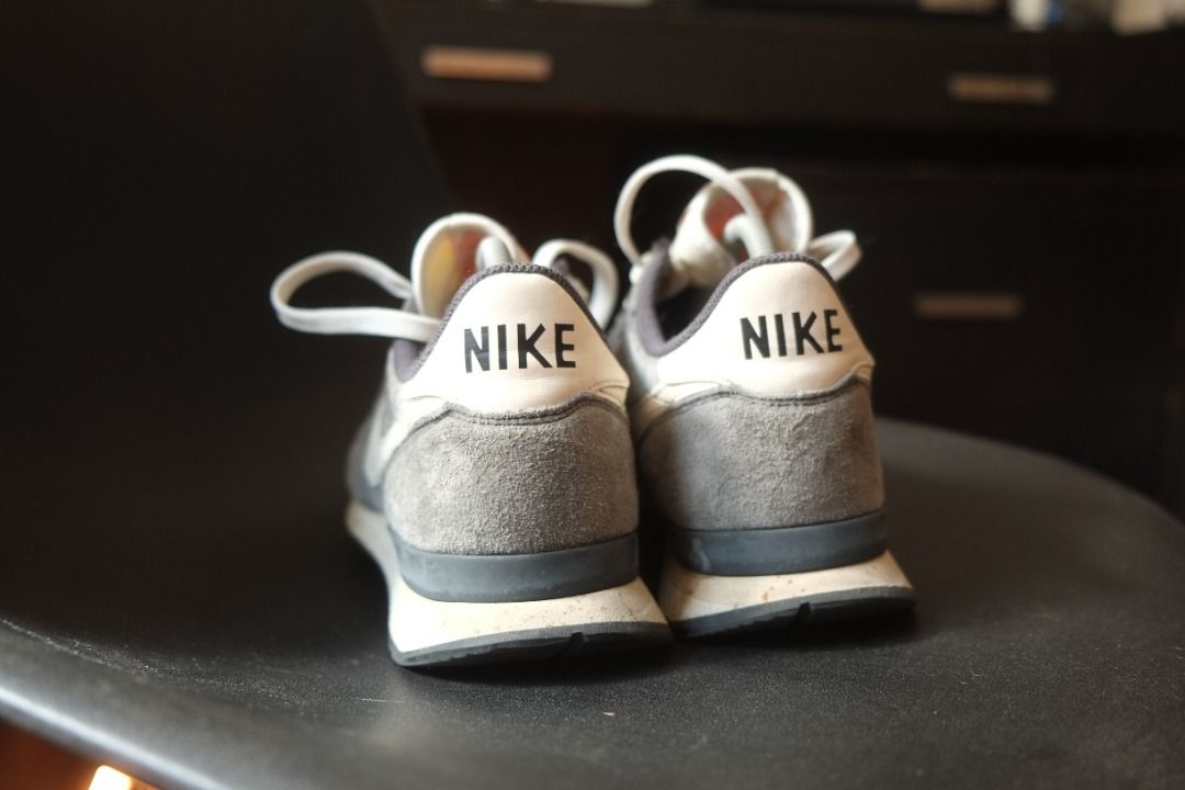 Nike Internationalist - Navy (Category: Sneakers) located in Pasig City. Submitted by giyo_ (Listing ID 1374763440, Image 3). Description: Outer has faded due to washing, but everything else is in good condition Size: 9.5 US in tag No box available.
