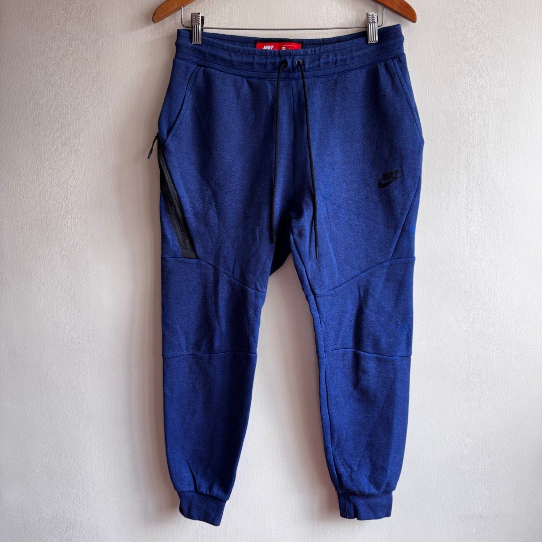 Nike techfleece (Category: Joggers) located in Quezon City. Submitted by toomuchpain (Listing ID 1374812143, Image 1). Description: Excellent condition No issue.