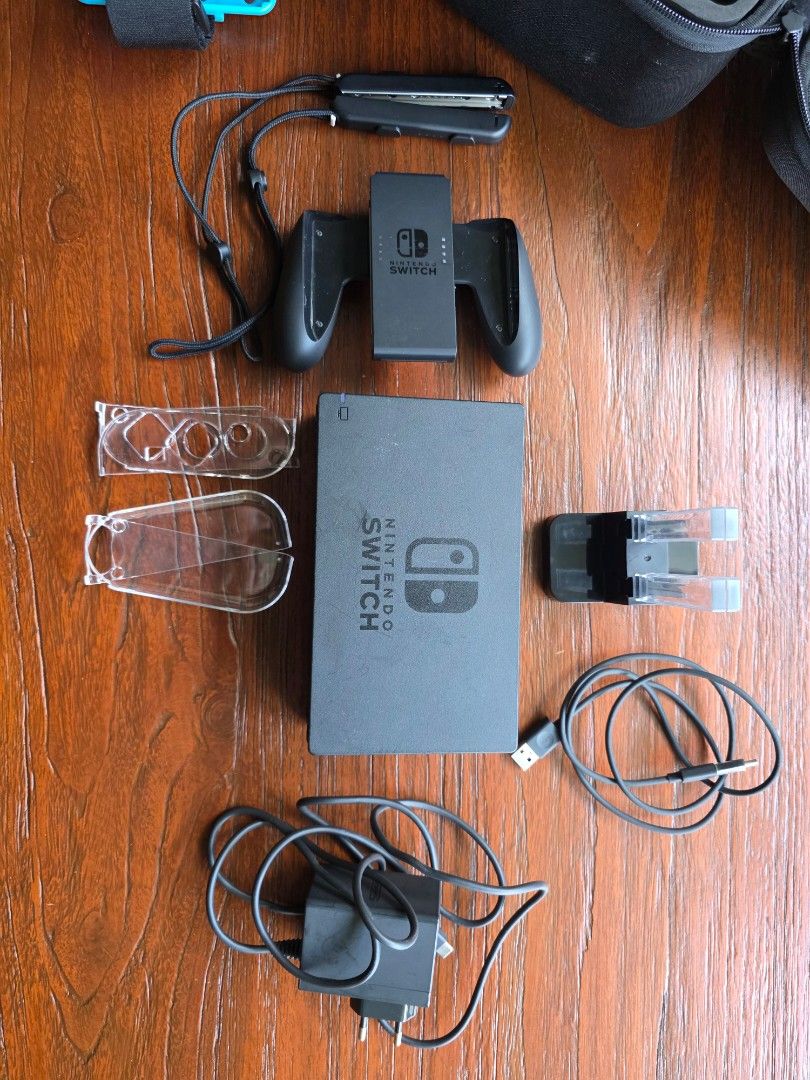Nintendo Switch Gen 2.  NON OLED version.63108087317507113