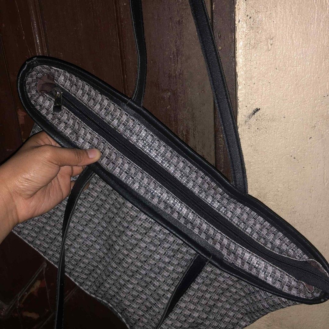 Parisian Tote Bag / Office Bag (Category: Tote Bags) located in Marikina City. Submitted by psychedelicpink (Listing ID 1374883176, Image 2). Description: .