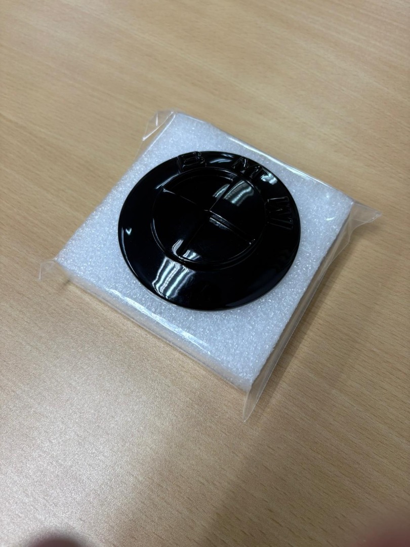 RigaKit BMW 82mm Gloss Black Emblem (Category: Accessories) located in Singapore. Submitted by ValentinoRossi4646 (Listing ID 1374874120, Image 2). Description: Good condition. Video: https://youtube.com/shorts/YKBL6fsQzaw?feature=share.