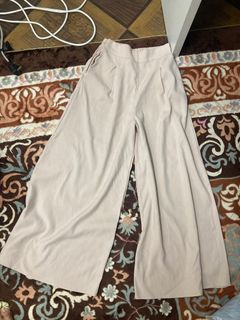 (Category: ) located in . Submitted by preloved_senrose (Listing ID 1374839199, Image 1). Description: .