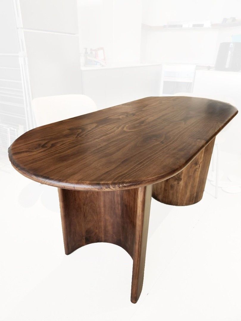 Solid Wood Table (Category: Tables & Sets) located in Singapore. Submitted by nyk0737 (Listing ID 1374756593, Image 1). Description: solid wood table in dark ash brown walnut colour.