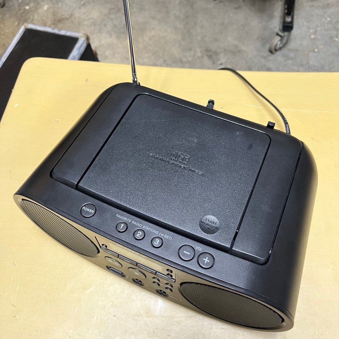 Sony ZS-PS50 Personal Audio System (Category: Portable Music Players) located in Singapore. Submitted by jmgjm.7 (Listing ID 1374780165, Image 3). Description: Item has been tested and is in excellent working condition. Supports CD, USB, FM/AM, & Audio In. Comes with complimentary power cable..