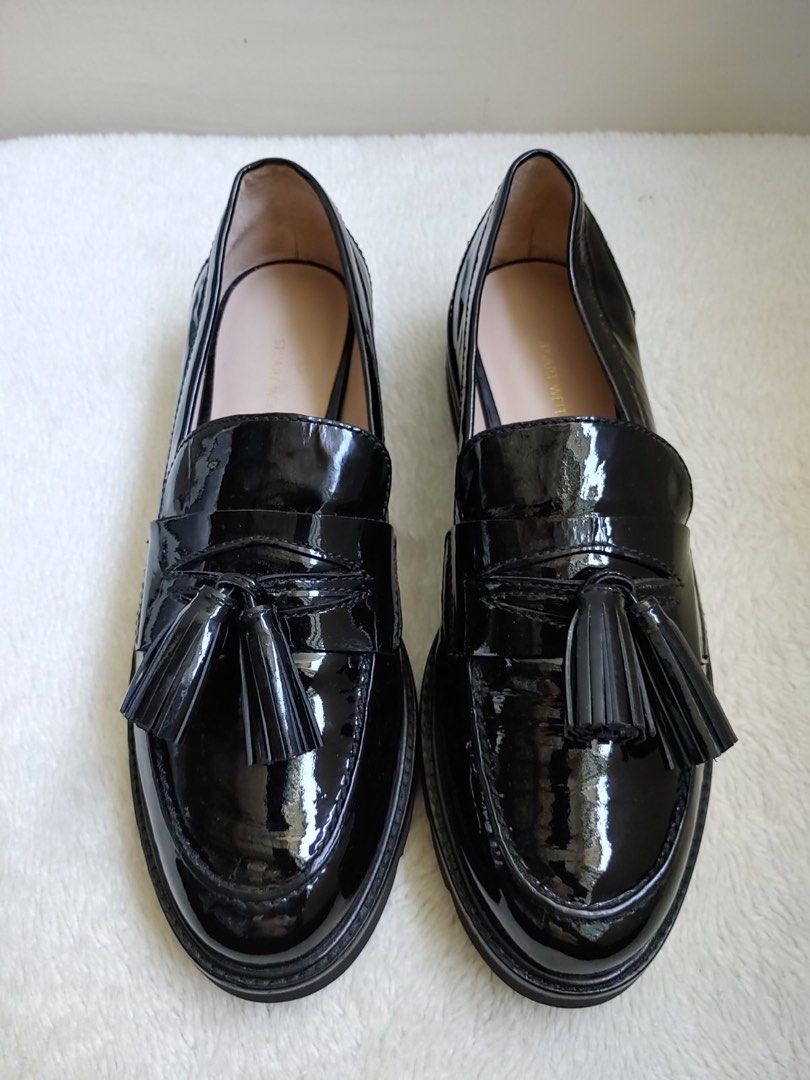 stuart weitzman loafers (Category: Loafers) located in Balanga. Submitted by chaneldiorlegit (Listing ID 1374783477, Image 3). Description: unused.