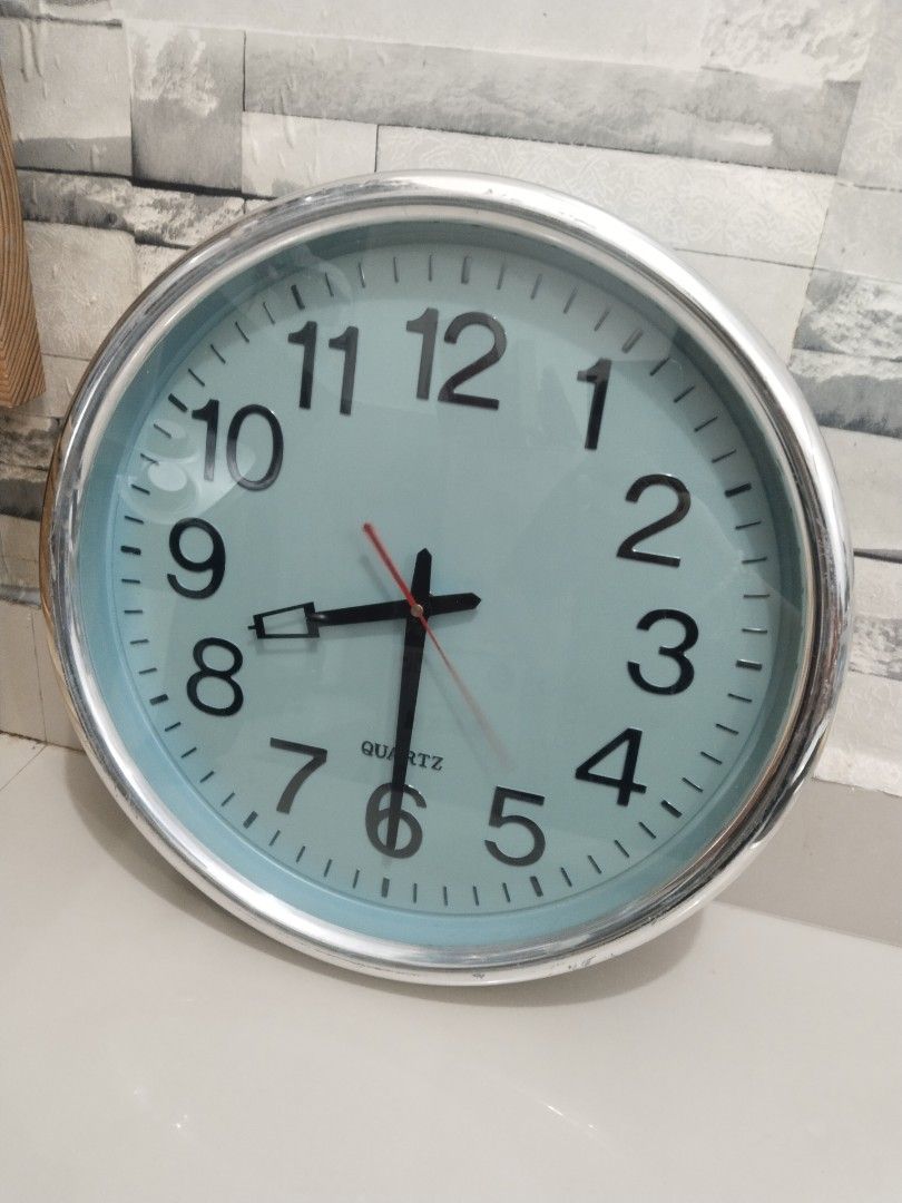 Super Sale! Affordable Big Quartz Wall Clock 😍👌 (Category: Clocks) located in Malolos. Submitted by afford.japan (Listing ID 1374856459, Image 1). Description: Super Sale! Affordable Big Quartz Wall Clock 😍👌.