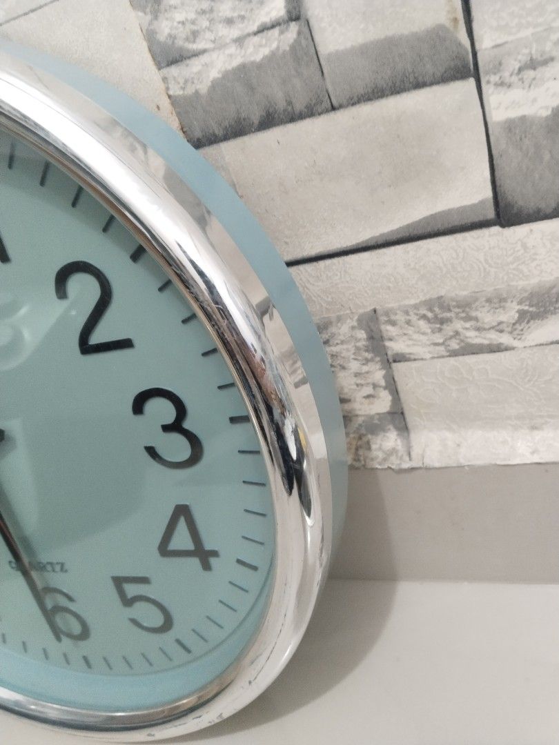 Super Sale! Affordable Big Quartz Wall Clock 😍👌 (Category: Clocks) located in Malolos. Submitted by afford.japan (Listing ID 1374856459, Image 3). Description: Super Sale! Affordable Big Quartz Wall Clock 😍👌.