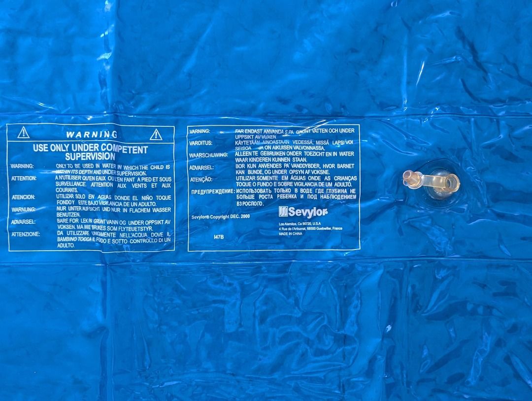 Swimming Float (Category: Other Sports Equipment and Supplies) located in Singapore. Submitted by pjsgigi (Listing ID 1374860457, Image 2). Description: Buy but did not use it. .