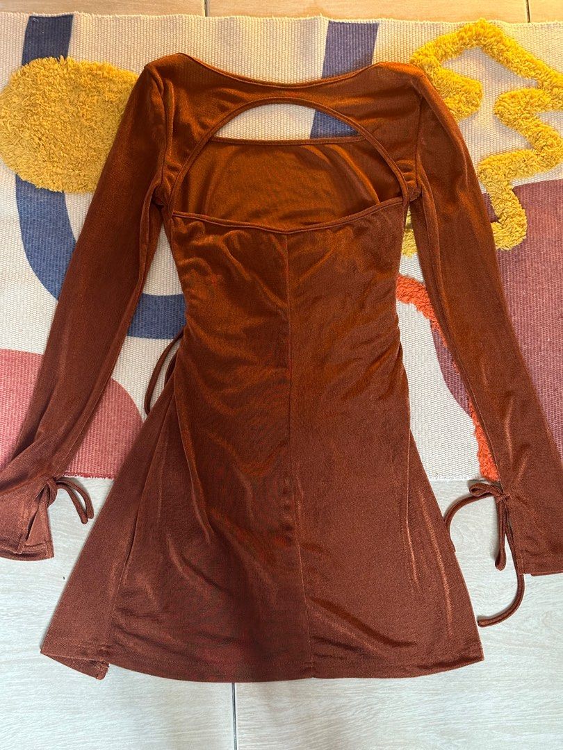 Tie up dress (Category: Dresses) located in Quezon City. Submitted by cocoisla (Listing ID 1374739112, Image 2). Description: Fits small to medium .