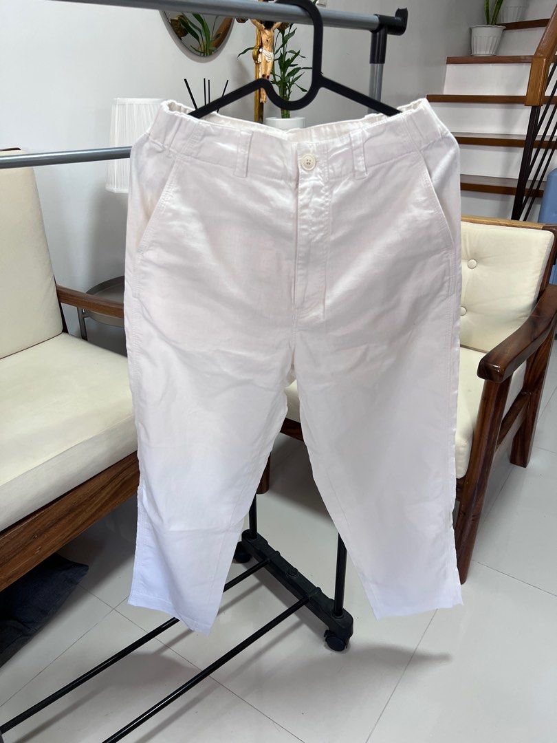 Uniqlo white linen pants (Category: Jeans) located in Carmona. Submitted by Raiment (Listing ID 1374711495, Image 1). Description: .