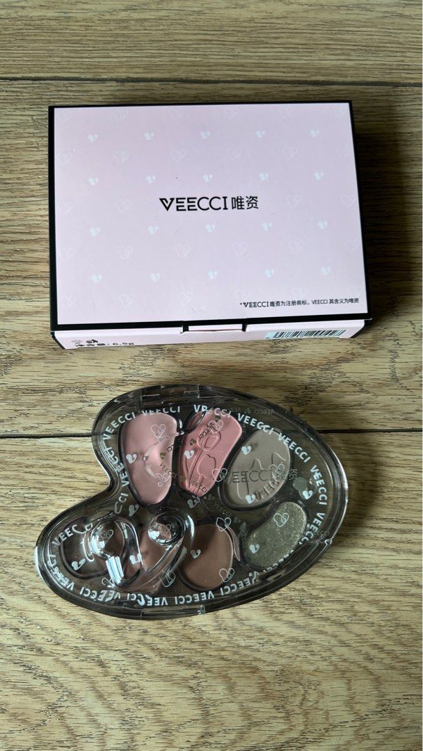 Veecci Eyeshadow Palette D03 Cinnamon Raw Charm (Category: Makeup) located in Mandaluyong City. Submitted by forlaughandlemons (Listing ID 1374726856, Image 3). Description: Brand new, unused! Price as posted for now. The glitter is soft which gives a rich shine on the eyes giving a cute Douyin/Aegyo-sal look Too many makeup items Veecci is a famous chinese brand.
