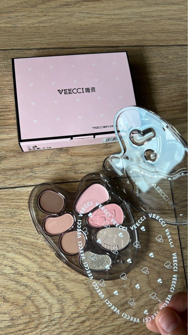 Veecci Eyeshadow Palette D03 Cinnamon Raw Charm (Category: Makeup) located in Mandaluyong City. Submitted by forlaughandlemons (Listing ID 1374726856, Image 2). Description: Brand new, unused! Price as posted for now. The glitter is soft which gives a rich shine on the eyes giving a cute Douyin/Aegyo-sal look Too many makeup items Veecci is a famous chinese brand.