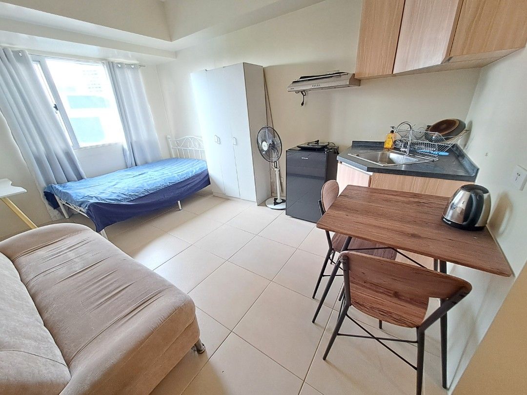 Vertis North Sola Studio for Rent (Category: Apartments & Condos) located in Quezon City. Submitted by mariatqc (Listing ID 1374711573, Image 3). Description: Vertis North Sola Studio 23 sqm. For Rent Low floor, second floor Good for seniors Good access to the amenities area at the : pool,gym,club house; basketball court Safe community inside Ayala Vertis North Estate walking distance to solaire north, trinoma, sm north, mrt and subway stations, 