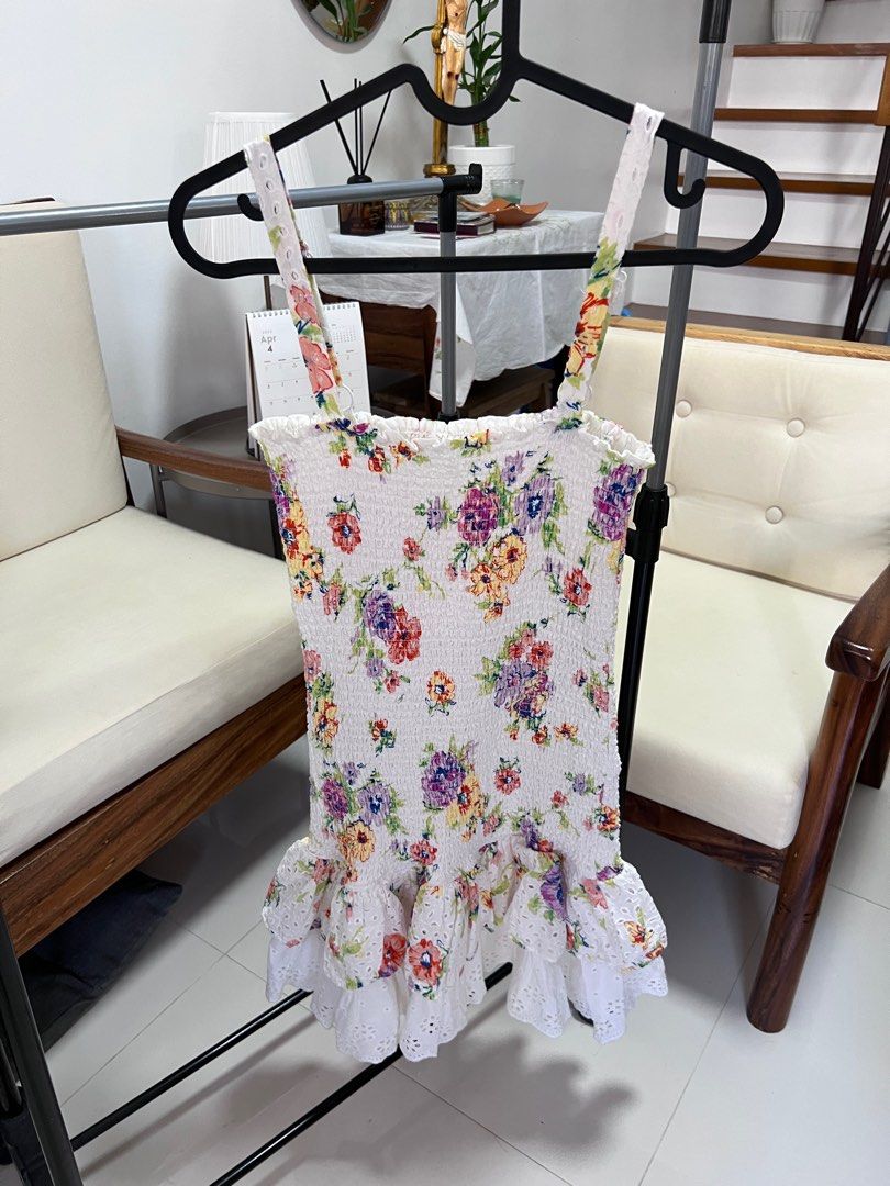 Wayf floral dress (Category: Dresses) located in Carmona. Submitted by Raiment (Listing ID 1374711250, Image 1). Description: Only used once, it's very pretty, but it's not for my body type Bought from shopbop usa.