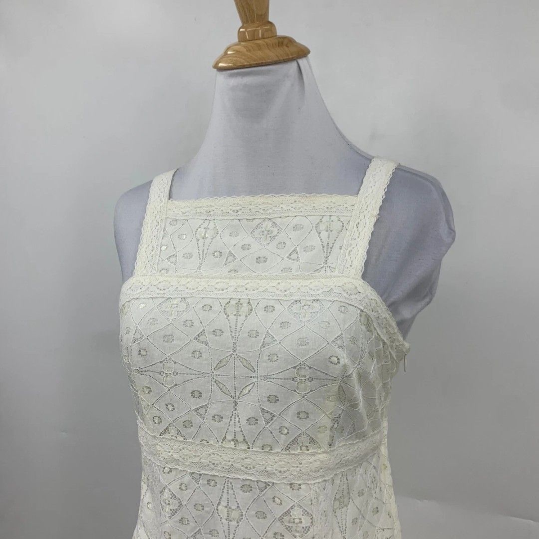 White eyelet dress (Category: Dresses) located in Iloilo. Submitted by haevyn (Listing ID 1374840356, Image 3). Description: .