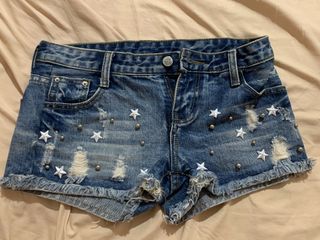 (Category: ) located in . Submitted by pumpkin.garments (Listing ID 1374816799, Image 1). Description: .