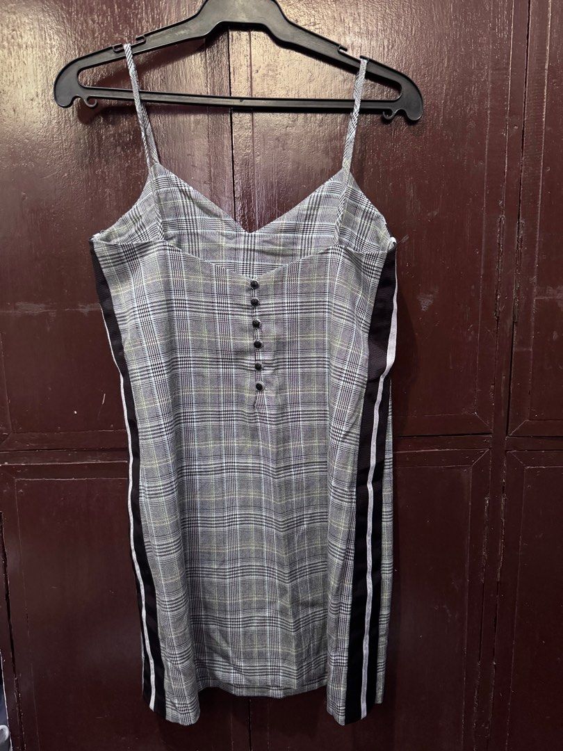 Zara Dress (Category: Dresses) located in Mandaluyong City. Submitted by ksc_stuff (Listing ID 1374714230, Image 2). Description: .