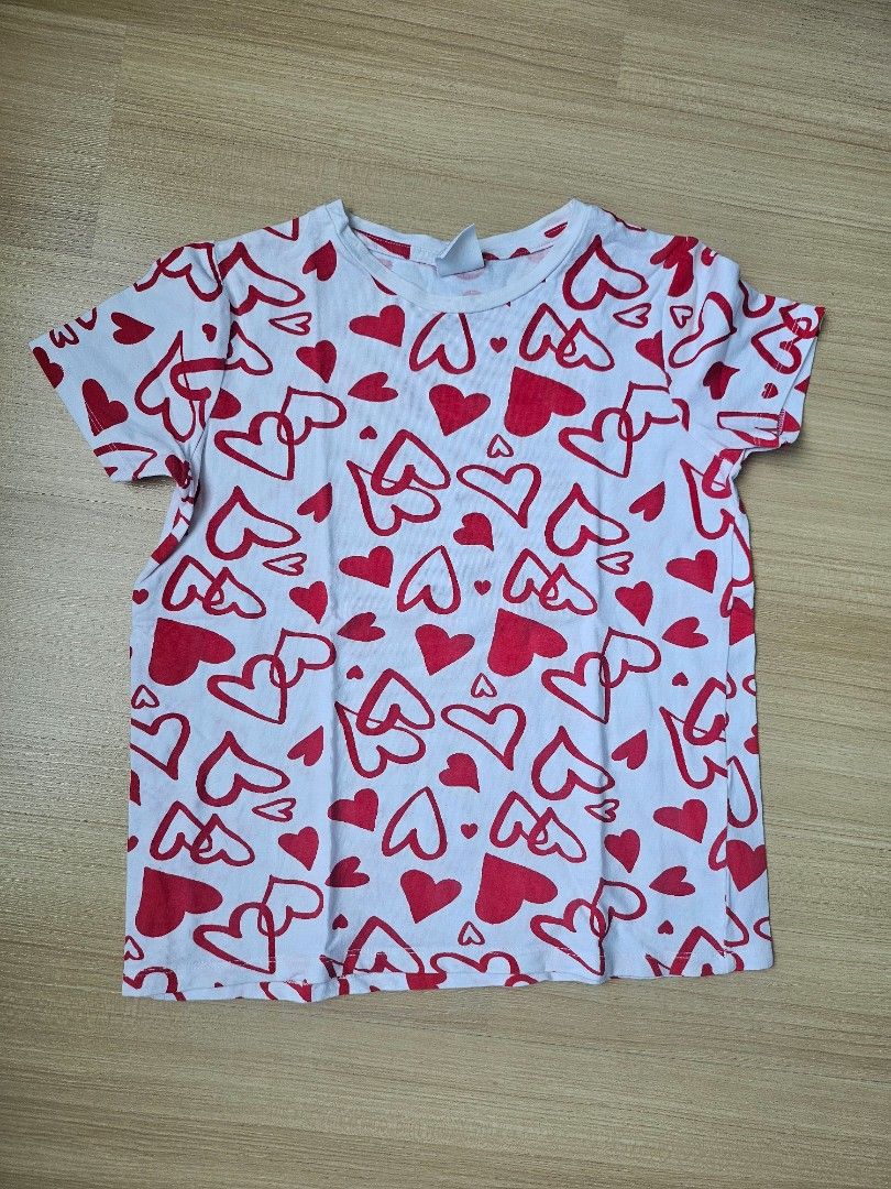 Zara t-shirt size 9 (Category: Babies & Kids Fashion) located in Cebu City. Submitted by memcy (Listing ID 1374707600, Image 1). Description: .