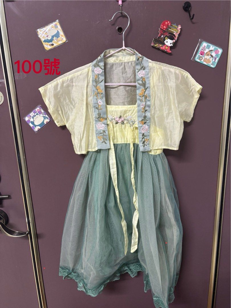 由 153imtmw (刊登 ID 1374984334，圖片 1) 提交，位於 新北市 (New Taipei) 的 二手女童服飾｜100號｜古裝 中秋節扮演 外拍｜洋裝｜可賣o便｜A-52 (類別：嬰兒及兒童流行時尚)，說明：尺碼：100號。