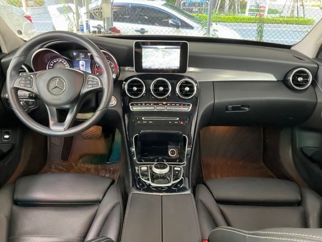 由 a779573339957 (刊登 ID 1374961739，圖片 3) 提交，位於 新北市 (New Taipei) 的 2017 BENZ C200 2.0L 5.8萬公里 NT$520,000 (類別：汽車出售)，說明：有第三方認證，無待修、無泡水、無事故、三大保固 LINE:PT0974 #汽車#中古車#新車#原廠#代理商#貿易商#新古車#買車#賣車#五股#新北市#台北市#桃園市#換車 。
