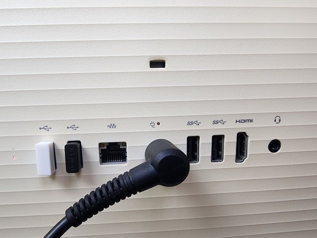 23.5" Standalone PC (Category: Desktops) located in Singapore. Submitted by kpja555 (Listing ID 1374964495, Image 3). Description: 23.5" Standalone PC Windows 10 Home 64-bit MS Office 2016 Anti-virus protected Formatted Good for data-entry and browsing Ready to Use.