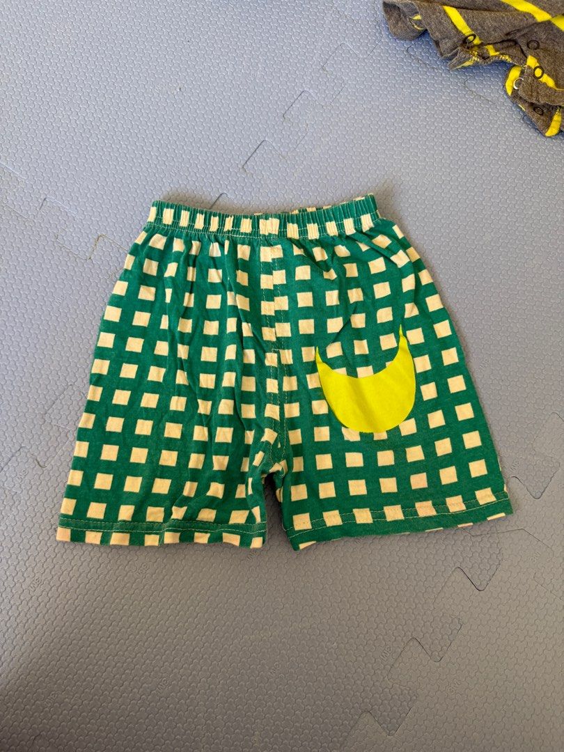 由 lydia3640 (刊登 ID 1374998074，圖片 1) 提交，位於 台北市 (Taipei) 的 6M-9M 夏天短褲奇哥/Disney/les elephant (類別：嬰兒及兒童流行時尚)，說明：成色如圖。