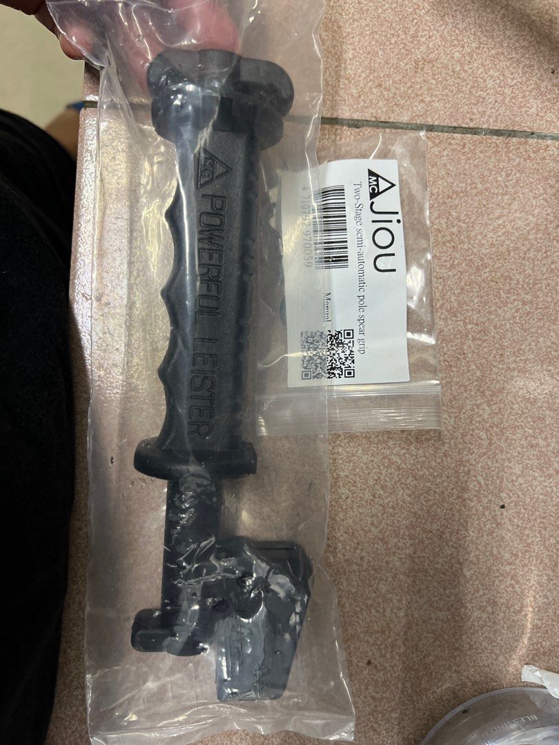 由 boat_en (刊登 ID 1374908666，圖片 2) 提交，位於 新北市 (New Taipei) 的 世傑二代魚叉/握把（沒螺絲）/維修包 (類別：健行及露營)，說明：發現多一組世傑魚叉二代的維修包+握把殼（沒有螺絲） 當初買加總💰900多 賣💰600。