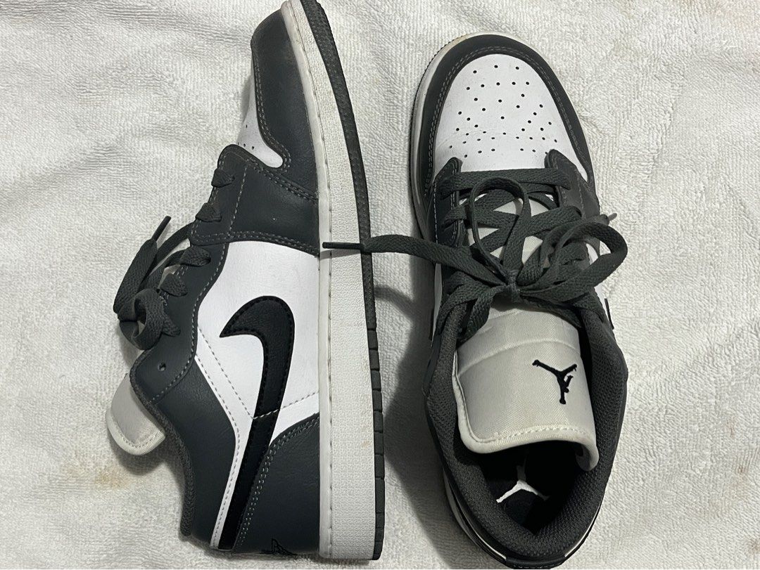 Air Jordan 1 Low Iron Grey (Category: Sneakers) located in Bacoor. Submitted by jamiedollsnstuff (Listing ID 1375019114, Image 1). Description: AUTHENTIC but no receipt. Bought in JAPAN 🇯🇵, used once or twice. Can be easily cleaned. For more questions, kindly dm. UK - 5.5 EUR - 38.5 US - 6 RFS: I don’t wear these types of sneakers, they hurt my feet. LALAMOVE* or JNT, buyer shoulders SF. *You book the rider..