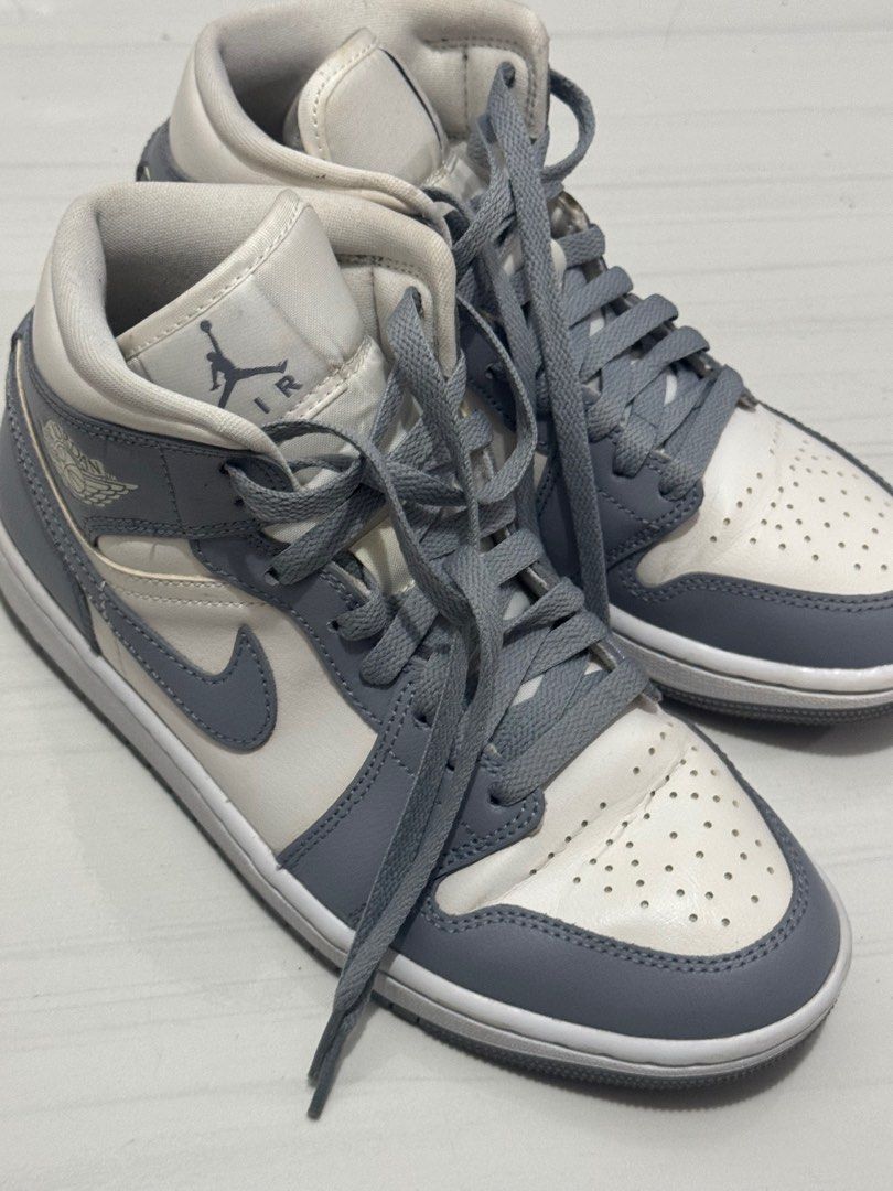 Air Jordan 1 Mid Gray (Category: Sneakers) located in Taguig. Submitted by bncdnc (Listing ID 1374910021, Image 1). Description: Used 4x only Air Jordan 1 Mid Colour Shown: Sail/White/Stealth No Box Size 24.5cm .