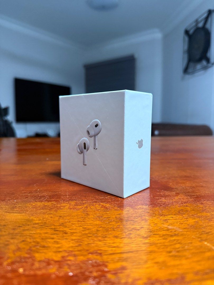 Airpods Pro gen 2 (Category: Headphones & Headsets) located in Singapore. Submitted by aeoni (Listing ID 1375023347, Image 2). Description: .