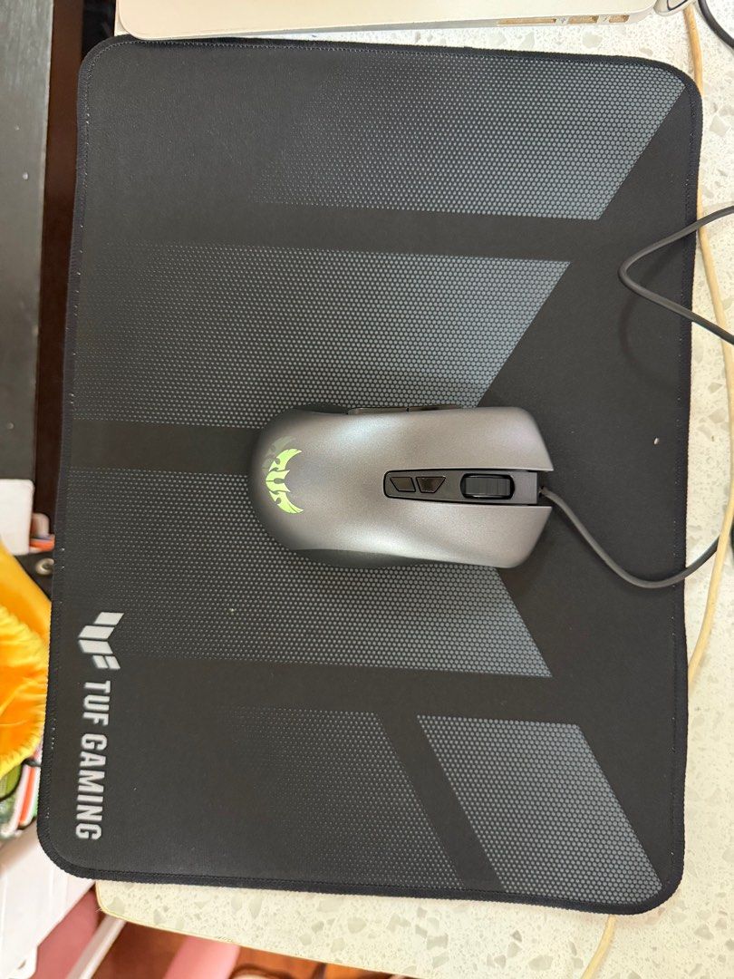 ASUS TUF Gaming P1 Mouse Pad (Category: Mouse & Mousepads) located in Singapore. Submitted by king.of.jailbreak (Listing ID 1374908084, Image 3). Description: .
