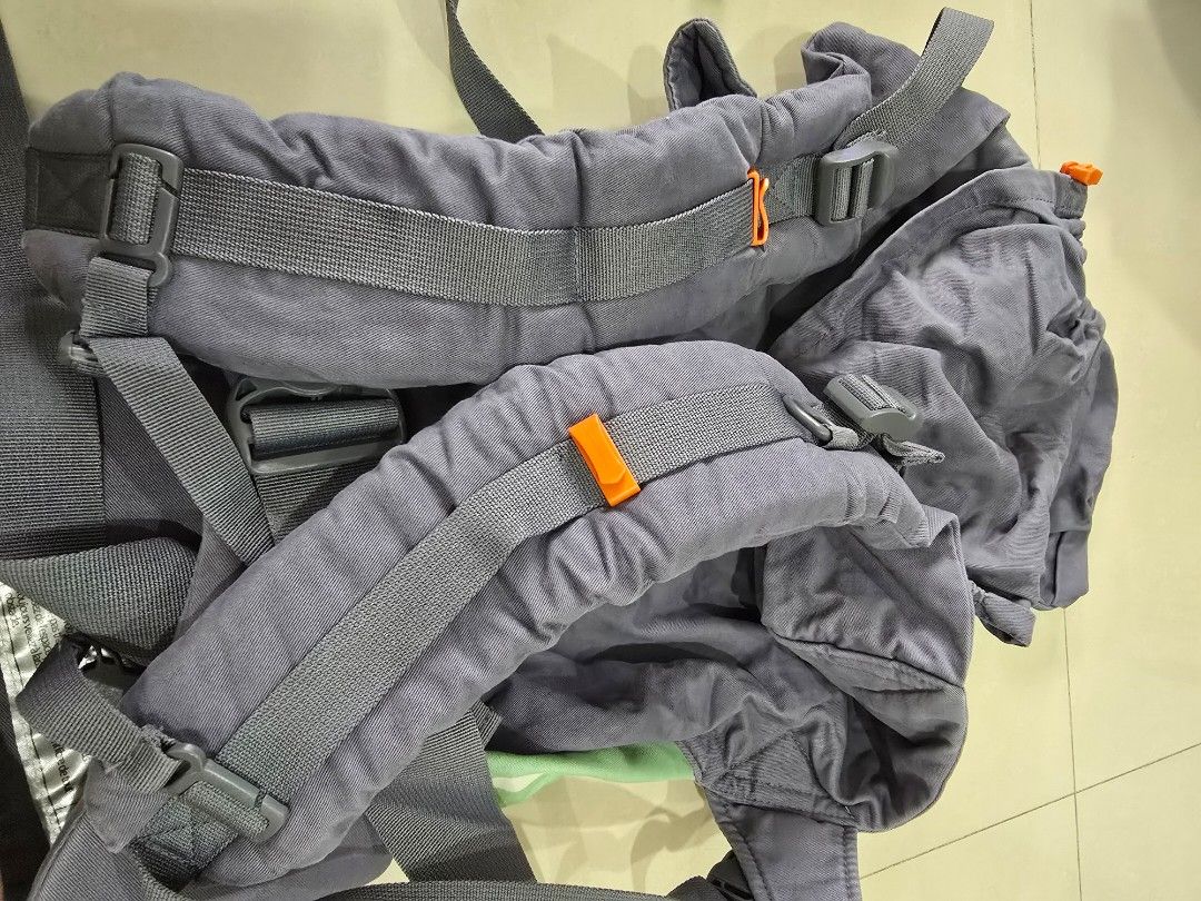 BECO Toddler carrier (Category: Babies & Kids Fashion) located in Singapore. Submitted by jociez (Listing ID 1374956697, Image 2). Description: BECO toddler carrier. Suitable for 18m+. 20-60lbs / 9-27 kg XS-XXL Used only once for travelling..
