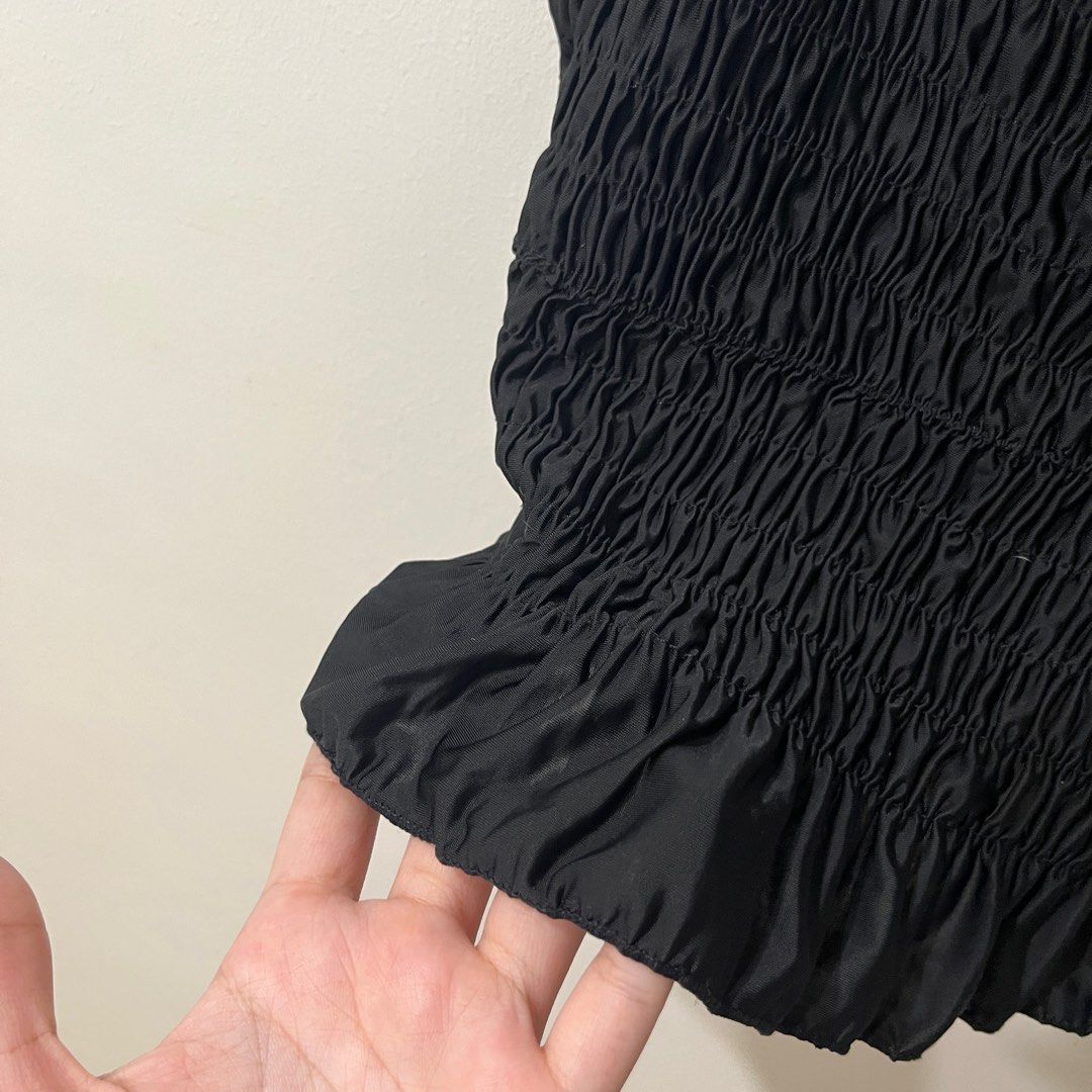 Black Lace Smock Top (Category: Sleeveless) located in Taguig. Submitted by _handydandy (Listing ID 1374997806, Image 3). Description: - fits xs to s - semi stretchable - satin-smock design; small flare at the ends of the top - adjustable straps - hard to let go but its not flattering to my body .