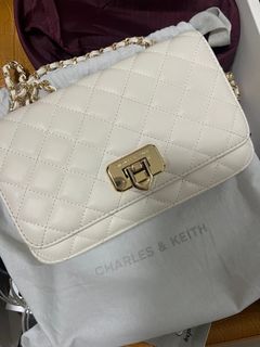 (Category: ) located in . Submitted by withluvbee (Listing ID 1375030423, Image 1). Description: .