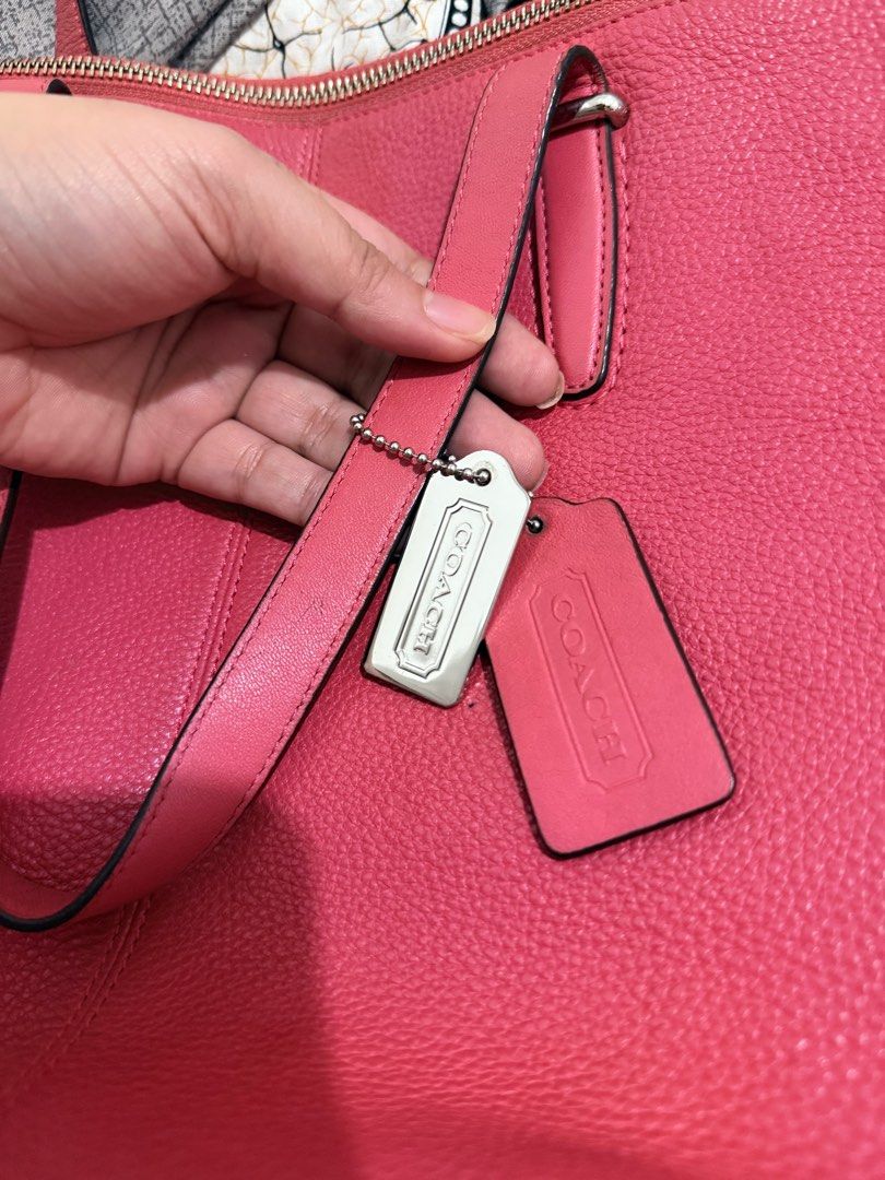 Coach leather bag (Category: Shoulder Bags) located in Mandaluyong City. Submitted by ghavee (Listing ID 1375061210, Image 2). Description: Coach 27930 Bleeker coral pebbled leather tote with shoulder strap bag.