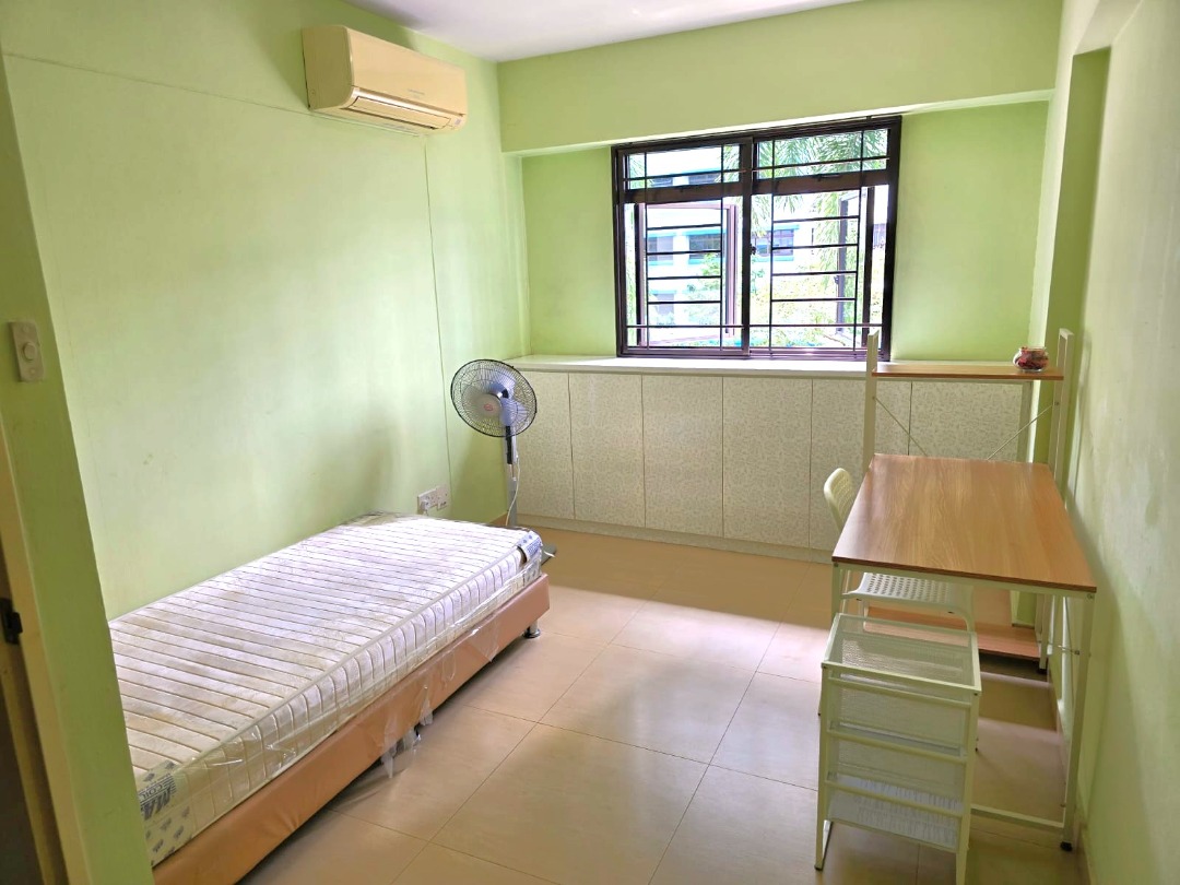 (Category: ) located in . Submitted by your_rental_specialist (Listing ID 1375020738, Image 1). Description: .