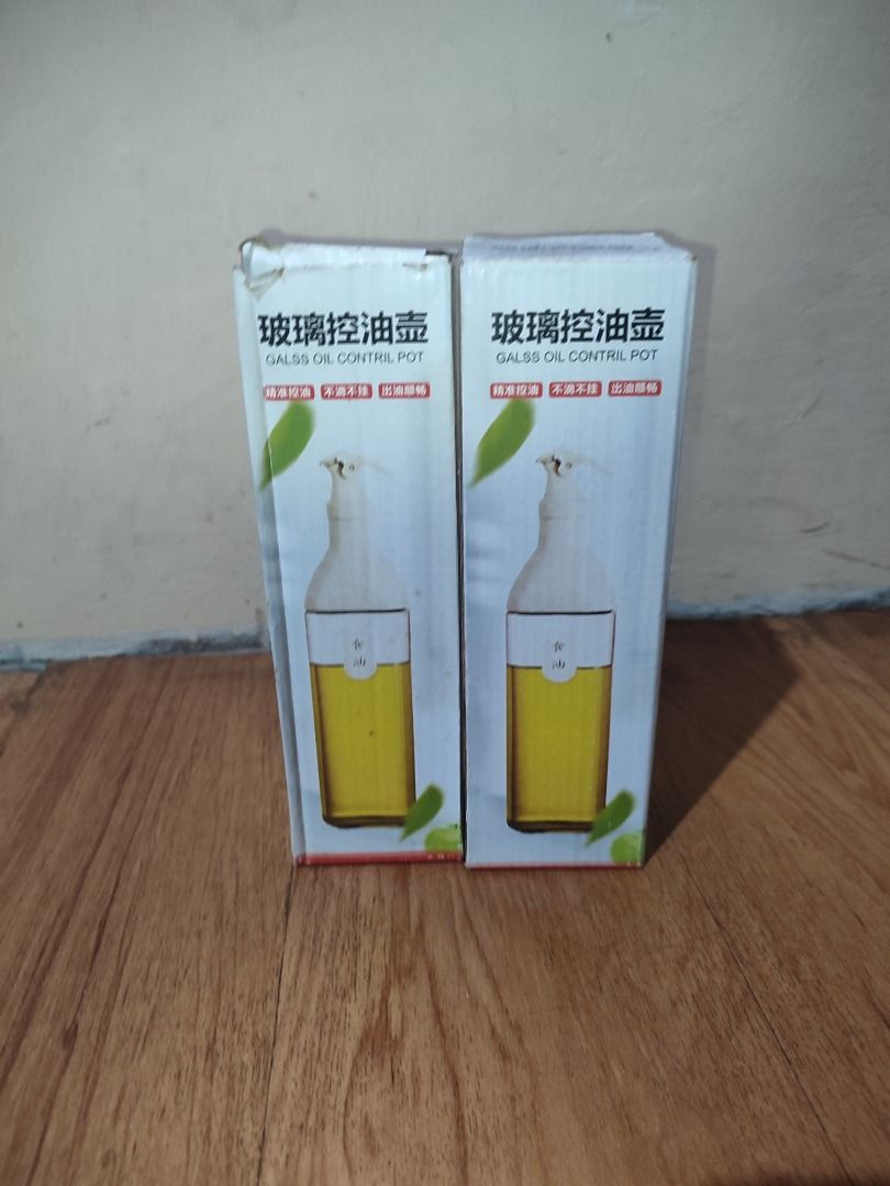 Condiments glass container (Category: Food Organization & Storage) located in Pasig City. Submitted by papotzy (Listing ID 1375000279, Image 1). Description: - 100 take all - no flaws.