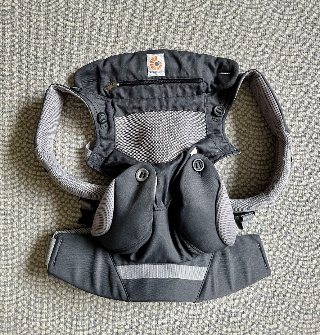 Ego Baby 360 Carrier (Category: Carriers & Slings) located in Singapore. Submitted by smabelis (Listing ID 1374911734, Image 1). Description: This Ergo 360 Baby Carrier is in great condition - only used for a few months for one baby. Freshly laundered and ready to go! Pick up from Sixth Avenue. Blurb from the website: The Ergobaby 360 is a natural next step after your little one outgrows the stage of being carried in a baby wrap or newborn carrie