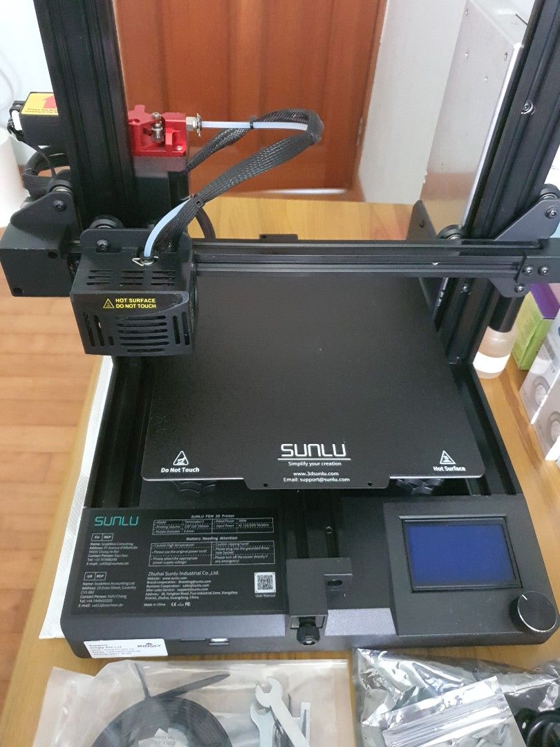 3D Printer (Category: Printers, Scanners & Copiers) located in Singapore. Submitted by luvhellokitty (Listing ID 1318507965, Image 2). Description: Printer used only once for the course. Product name : FDM 3D Printer Model name : T3 Package size : 530*490*270mm Net weight : 8.65kg Gross weight : 10kg Plug type : UK ***Once item sold, no return and refund..