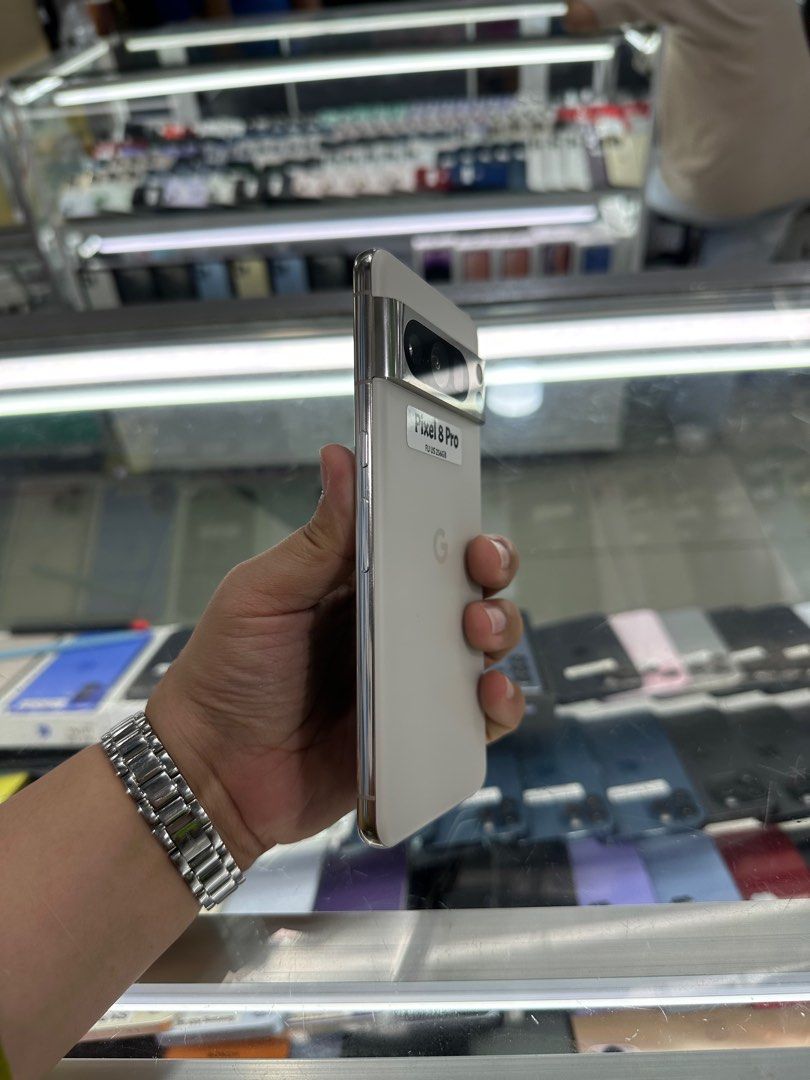 Google Pixel 8 Pro 256gb US Variant FU 95% makinis (Category: Google Pixel) located in San Juan City. Submitted by javedsgadgetshop (Listing ID 1374977408, Image 2). Description: INSTALLMENT OPTIONS : SPAY LATER / GGIVES / CREDIT CARD! WE BUY AND SELL SO PWEDE MAGBINTA OR SWAP ! Quick Specs : Google Pixel 8 Pro •256gb •US Variant •Good batt health •Factory Unlock •95% Smoothness •No hidden issue | No Repaired •100% Authentic | Not Refurbished •w/