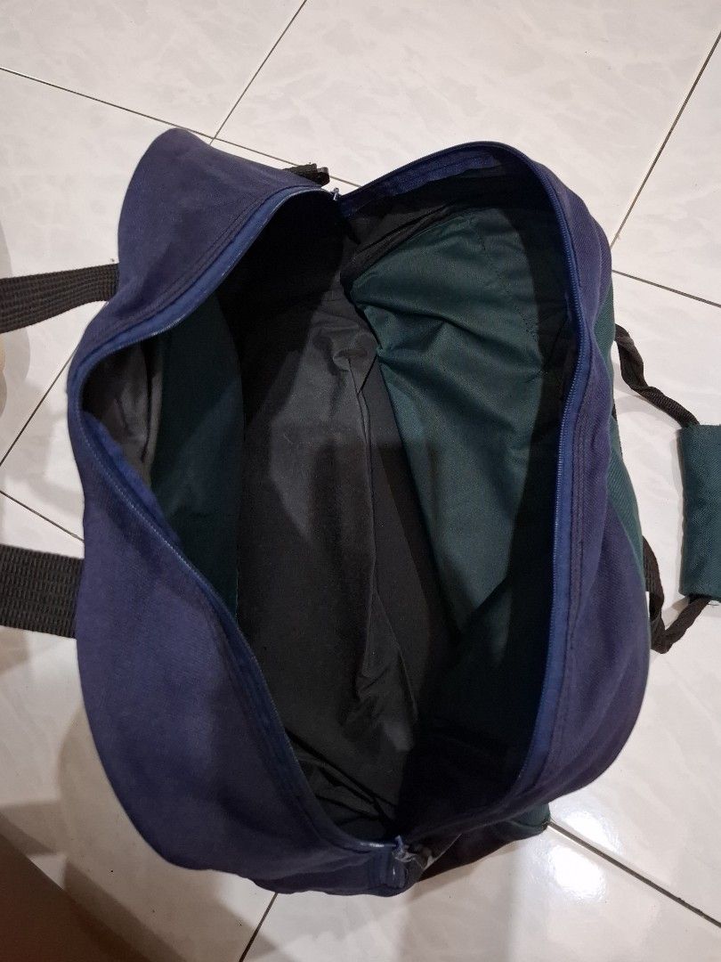 Green and Blue Silicon Valley Duffel Bag (Category: Backpacks) located in Davao. Submitted by beahanne (Listing ID 1375017120, Image 2). Description: rfs: decluttering.