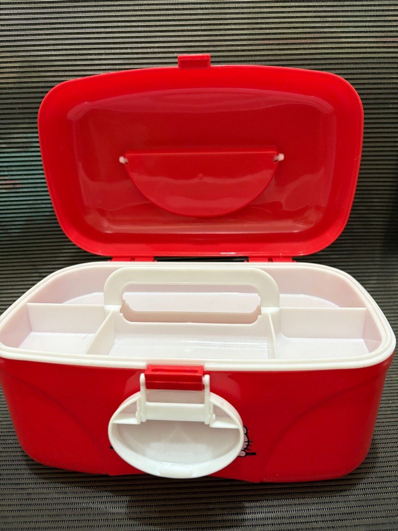 Hello Kitty MakeUp/Jewelry Box (Category: Storage Boxes & Baskets) located in Pasig City. Submitted by buttercinnamoroll (Listing ID 1375003444, Image 2). Description: .