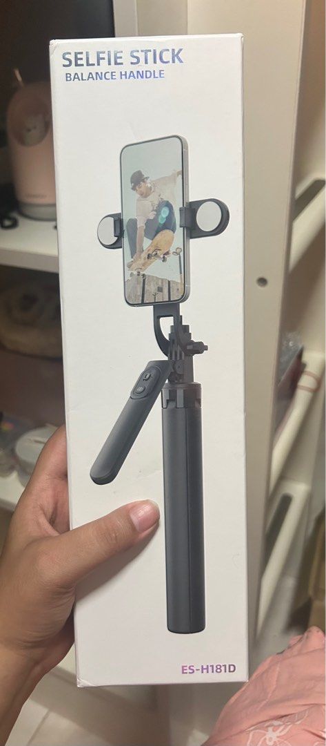 Instocks Brandnew 1.8m Bluetooth Selfie Tripod Stick62865819735043114
