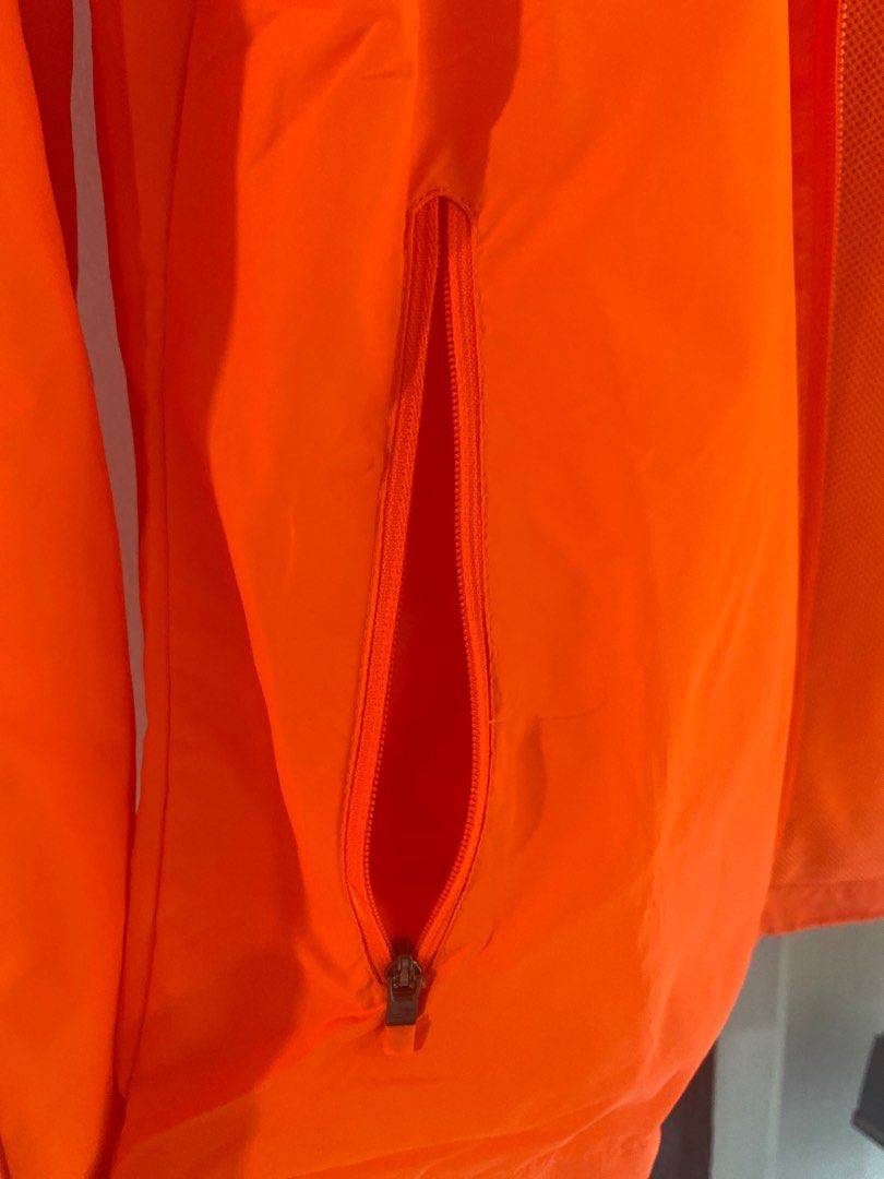 Jacket (Category: Coats, Jackets and Outerwear) located in Singapore. Submitted by raindrop123 (Listing ID 1374970922, Image 4). Description: New but no tap Cutting abit small L size but m or s can wear Meet up Mail +2.