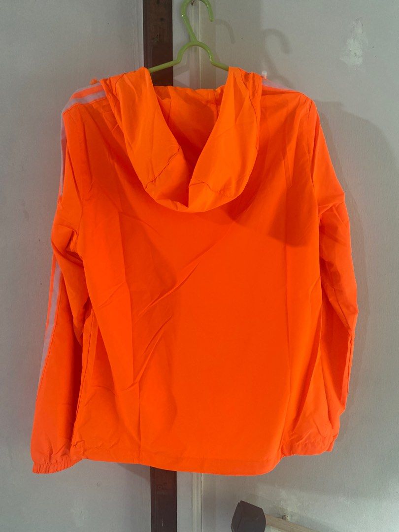 Jacket (Category: Coats, Jackets and Outerwear) located in Singapore. Submitted by raindrop123 (Listing ID 1374970922, Image 3). Description: New but no tap Cutting abit small L size but m or s can wear Meet up Mail +2.