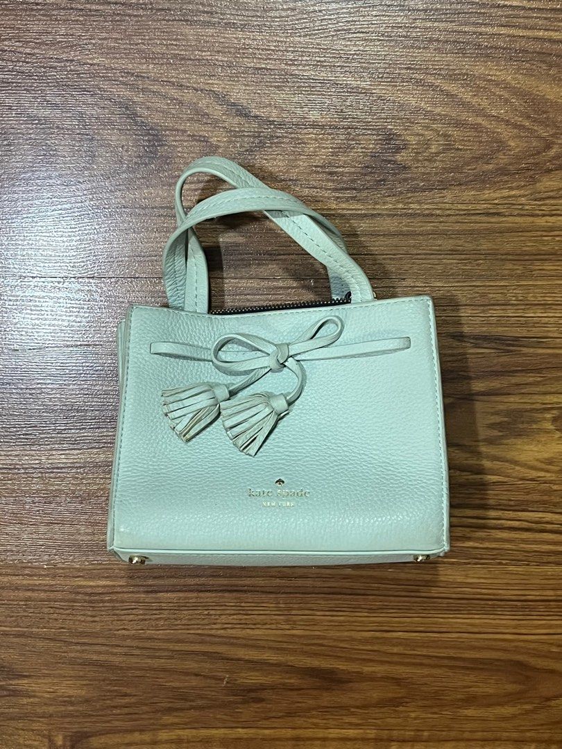 kate spade mint hayes leather satchel (Category: Luxury Bags & Wallets) located in Paranaque City. Submitted by bunny_bumji (Listing ID 1375055982, Image 1). Description: loved this bag but unfortunately stopped using it once i got into college :(( some minor flaws + needs cleaning! such a pretty mini color though… very cutesy very demure 😆.