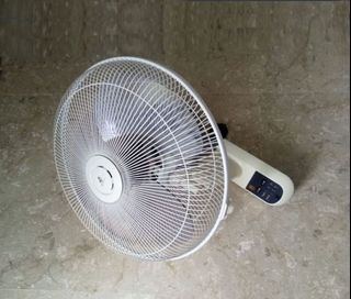 (Category: ) located in . Submitted by whats__ (Listing ID 1374986135, Image 1). Description: .