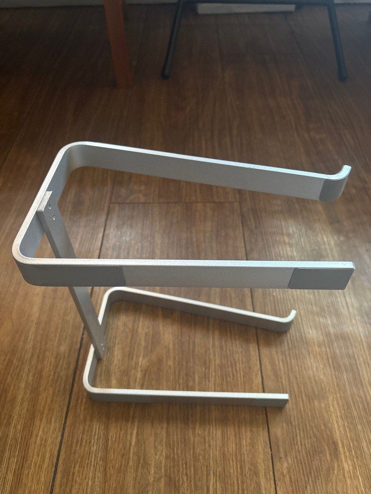 Laptop riser (Category: Other Accessories) located in Manila. Submitted by hotstuffmanila (Listing ID 1374955982, Image 2). Description: Laptop riser Metal plate Fits 13-15 inches laptops Around 4 inches high.